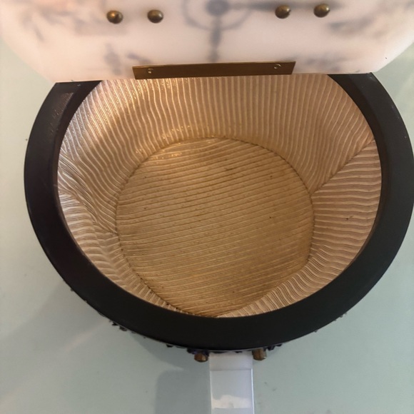 Vintage - Navy Woven Lucite Round Box Purse - Picture 4 of 7